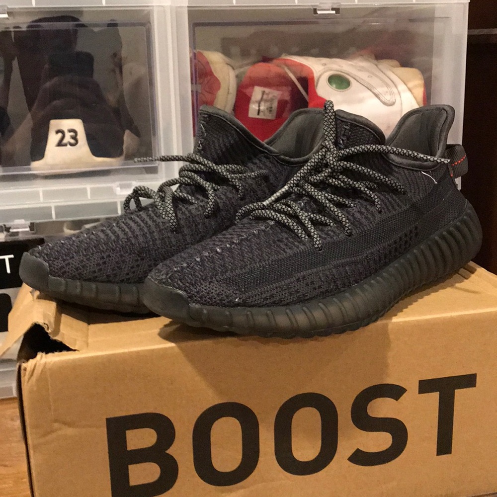 Yeezy 350 V2 style shoes